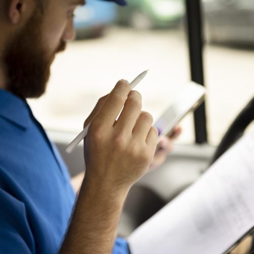 08 motivos para escolher rastreadores para frotas de veículos empresariais